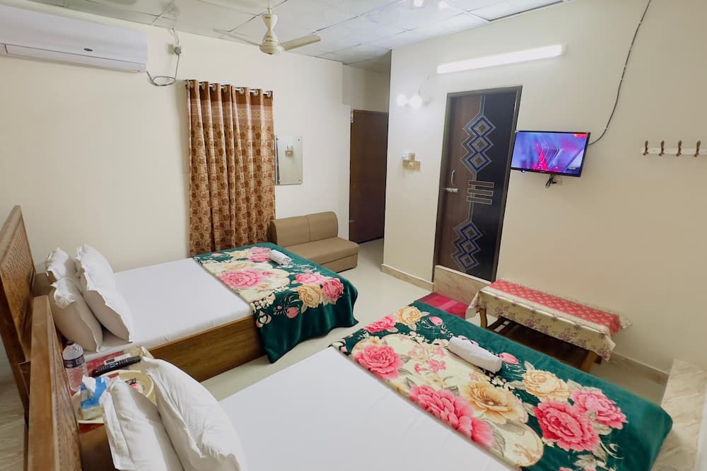 Hotel Labbaik Three Residential