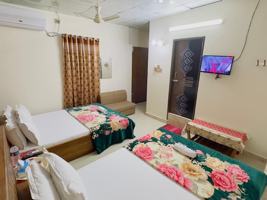 Premium bedding, free WiFi, bed sheets