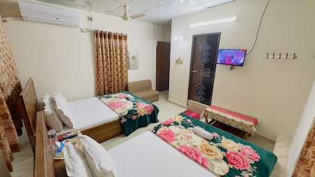 Family Room. Hotel Labbaik Three Residential