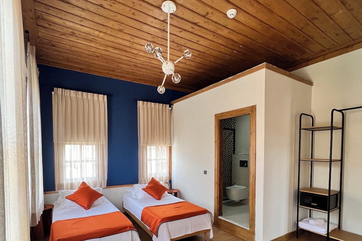 Standaard kamer, 1 twee- of 2 eenpersoonsbedden, uitzicht op de stad | Luxe beddengoed, bedden met traagschuimmatrassen, een minibar