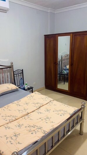 1 bedroom, iron/ironing board