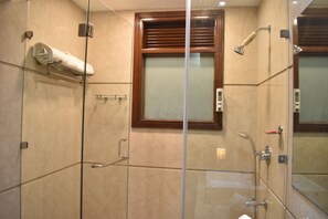 Deluxe-Doppelzimmer, Stadtblick | Badezimmer