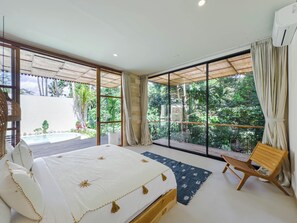 Vila, 3 quartos, vista para a piscina | 3 quartos, escrivaninha, Wi-Fi de cortesia