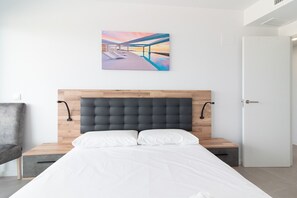 4 soverom, strykejern/-brett, wi-fi (inkludert) og sengetøy