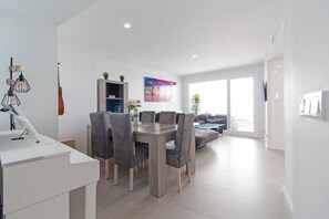 Dining - Global Vacacional: Two-terrace flat with sea views and swimming pool in Canet (Canet d´en berenguer)