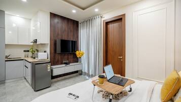 Studio Standard, 1 trÚs grand lit, vue ville | Literie de qualité supérieure, bureau