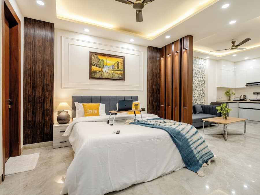 Superior Studio, Balcony, City View | Premium bedding, desk, laptop workspace, soundproofing
