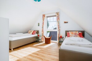 2 室のベッドルーム、デスク、アイロン / アイロン台、WiFi (無料)