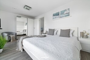 2 bedrooms, iron/ironing board, travel crib, free WiFi