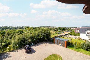 Apartment, 2 Bedrooms, Balcony | Street view