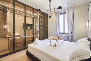 1 dormitorio, tabla de planchar con plancha, wifi y ropa de cama