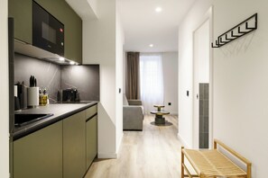 One-Bedroom Apartment with sofa bed | Private kitchen | Fridge, microwave, stovetop, espresso maker - Limehome Malaga Calle Victoria (Málaga)