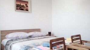 1 bedroom, free WiFi, bed sheets