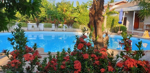 Nuch's Apple Guest House