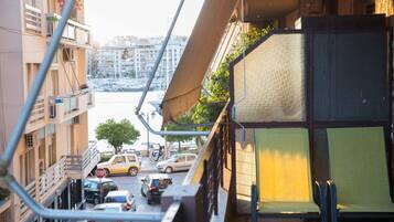 Apartment | 2 bedrooms, desk