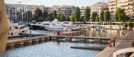 Apartment | 2 bedrooms, desk