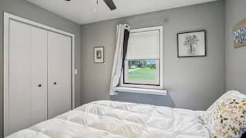 2 bedrooms, WiFi (free), bed sheets