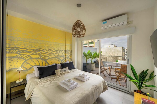 1 bedroom, desk, iron/ironing board, WiFi