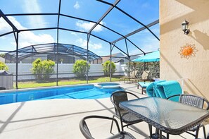 Piscine extérieure, piscine chauffée