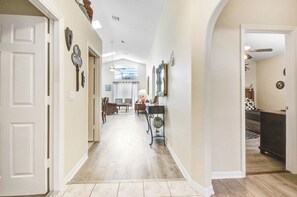 Interior - 4 BR POOL Home w/GAME Room & SPA. 10 Min to DISNEY Parks. BEAUTIFULLY decorated. (Kissimmee)