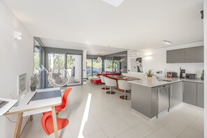 Fridge, microwave, oven, dishwasher - V. Villa Alya, Pool and Seaviews in Alcudia (Alcúdia)