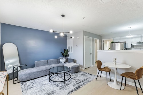 CB 3516-202  Modern Fayetteville Charm