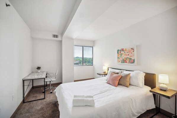 1 bedroom, desk, travel cot, free WiFi