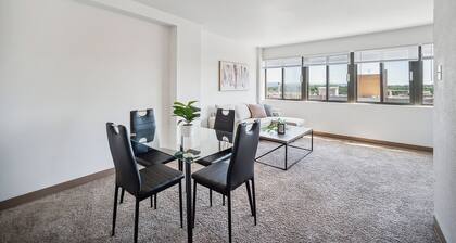PP 1111 Modern Corporate 1br, pool, Gym