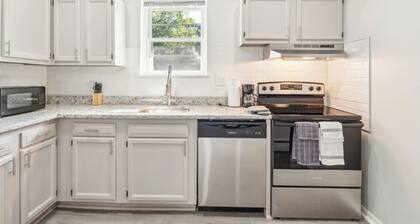Pine Brook 1218 I Cozy & comfy I Free Parking