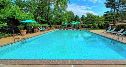 Pine Brook 509 I Corporate 1.5Br Apt I Parking