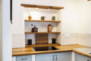 Fridge, stovetop, coffee/tea maker, toaster - Stylish renovated apartment in beautiful mountain village (Kobarid)