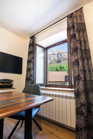 Dining - Stylish renovated apartment in beautiful mountain village (Kobarid)