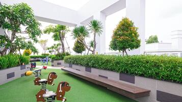 Quang cảnh sân vườn