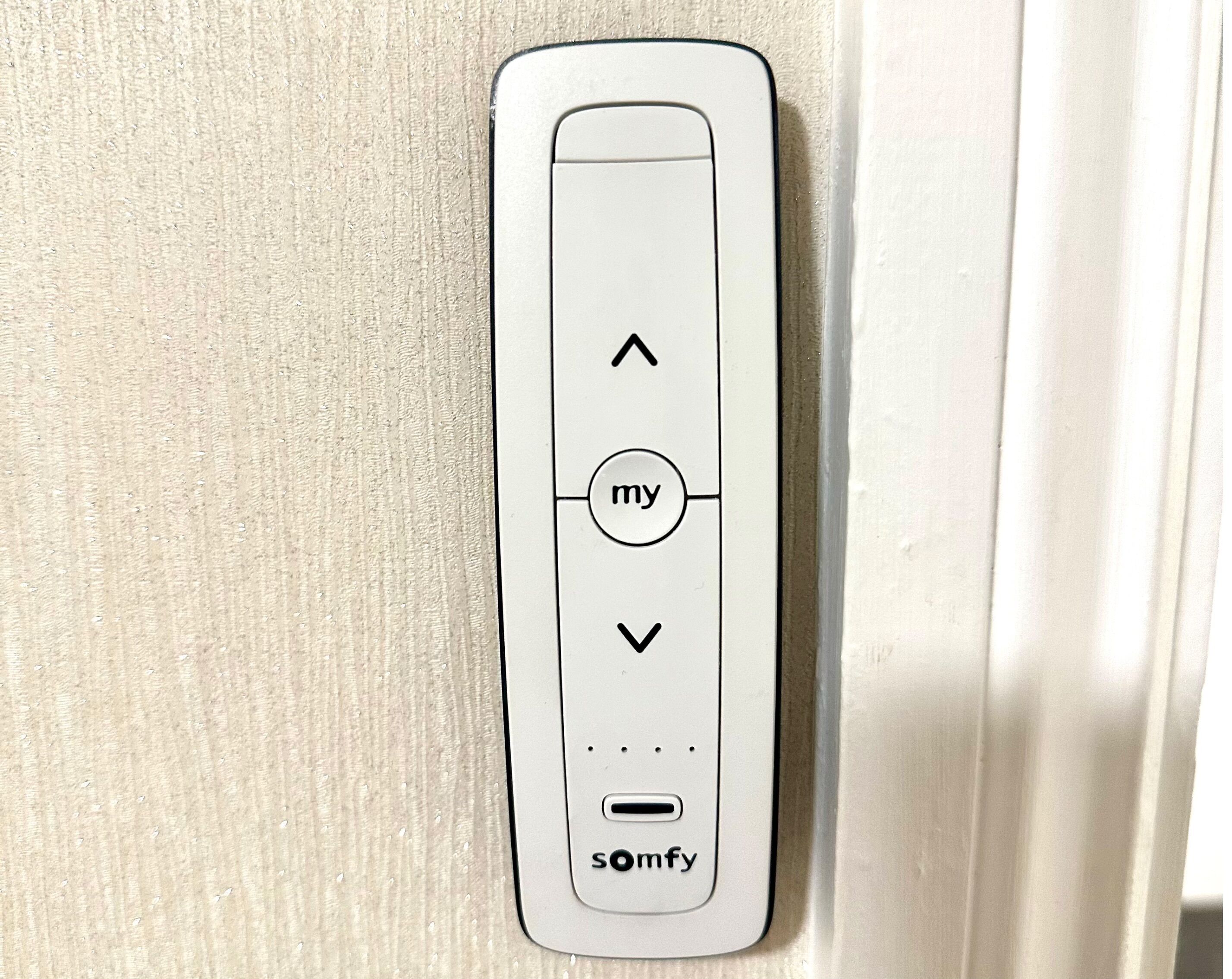 A control panel with directional arrows, a central button labeled "my," and a USB port.
