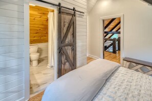 3 soverom, strykejern/-brett, wi-fi og sengetøy