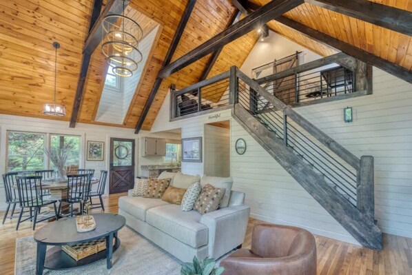 Televisión, chimenea, oficina