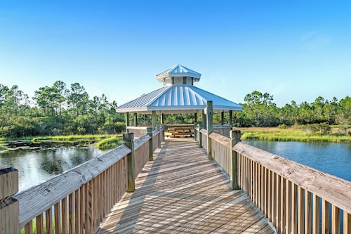 Romar Lakes 104B