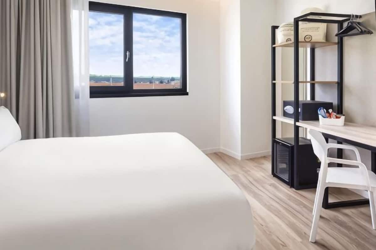 In-room safe, desk, blackout drapes, free WiFi