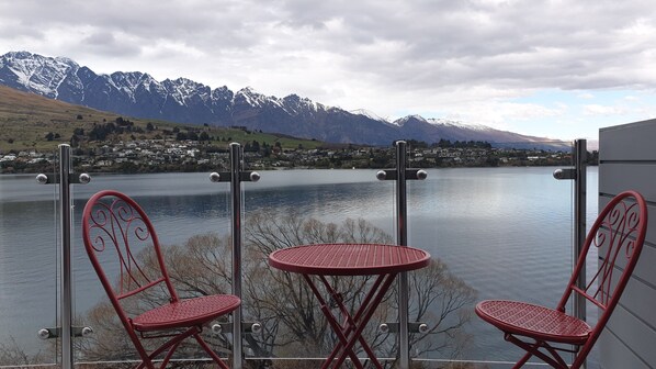 Property grounds - Fantastic Views Lake Wakatipu and The Remarkable! (Queenstown)