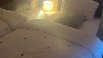 House | 3 bedrooms, free WiFi, bed sheets