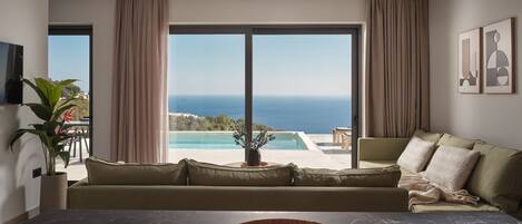 Smart-tv, bøger, stereoanlæg