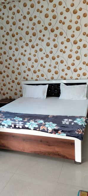 Quarto casal luxo, vista para a cidade | Wi-Fi de cortesia, roupa de cama