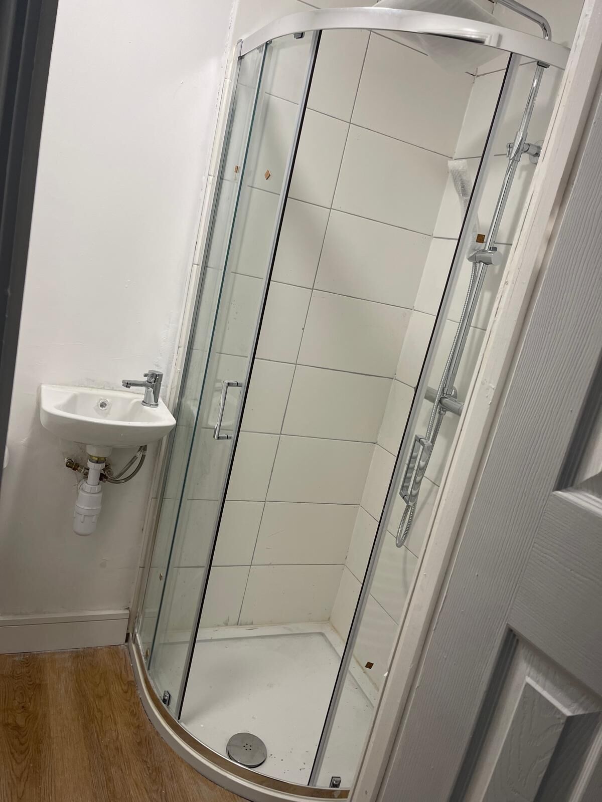 Hårtørrer, håndklæder, Sæbe, Toiletpapir