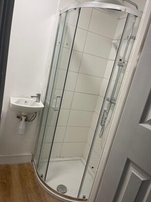 Hårtørrer, håndklæder, Sæbe, Toiletpapir