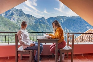 View from room - Valley View Hotel Encumeada (Ribeira Brava)