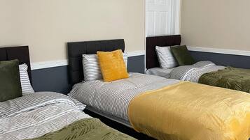 4 bedrooms, free WiFi, bed sheets