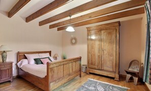 3 dormitorios, tabla de planchar con plancha, cuna de viaje y wifi