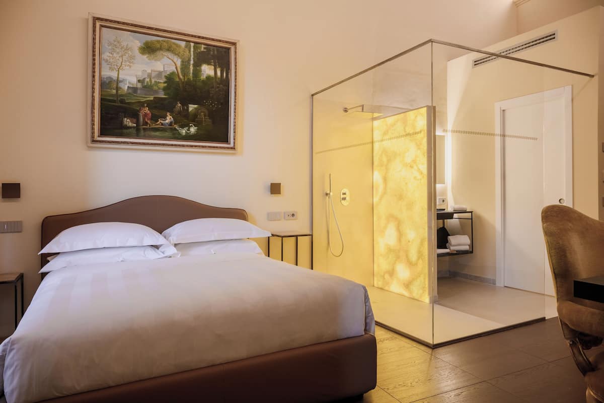 Golden Honey Suite | 1 Schlafzimmer, hochwertige Bettwaren, Daunenbettdecken