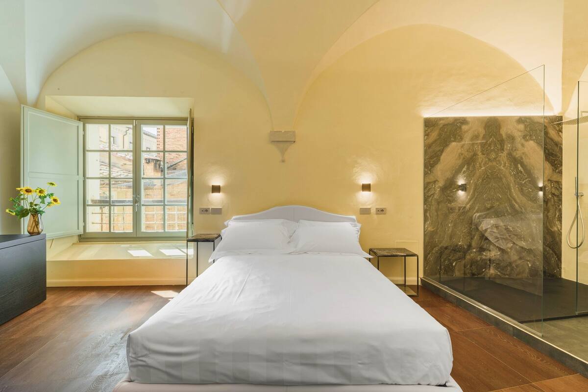Silver Luxe Suite | 1 bedroom, premium bedding, down comforters, memory foam beds