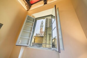 Golden Honey Suite | 1 phòng ngủ, bộ đồ giường cao cấp, chăn bông 